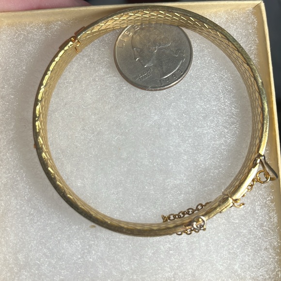 Vintage gold damascene bangle bracelet - Picture 2 of 8
